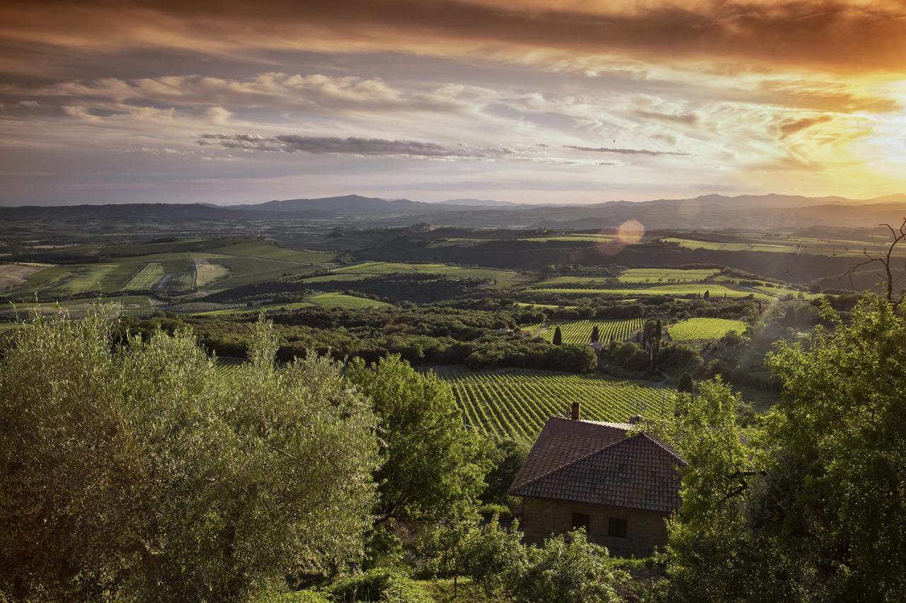 La Togata Hotellerie De Charme Relais Il Terrazzo Montalcino Exterior foto